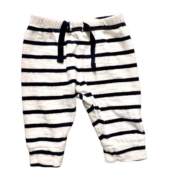 Baby Gap Baby Boy Infant Bundle of 4 Cotton Pull-On Pants & 1 Hat. 0-3 Months. - Picture 4 of 8